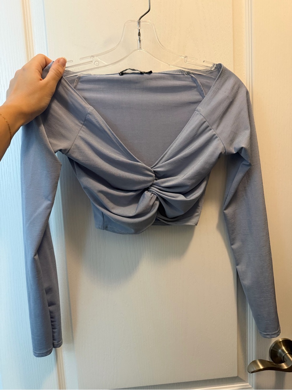 PrettyLittleThing blue Twist-Front Long Sleeve Crop Top